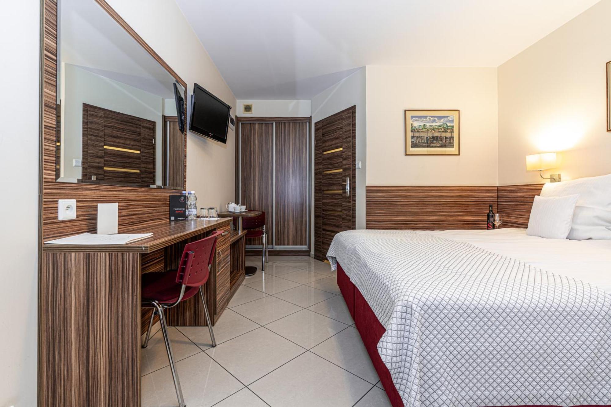Hotel Soray Wieliczka Esterno foto