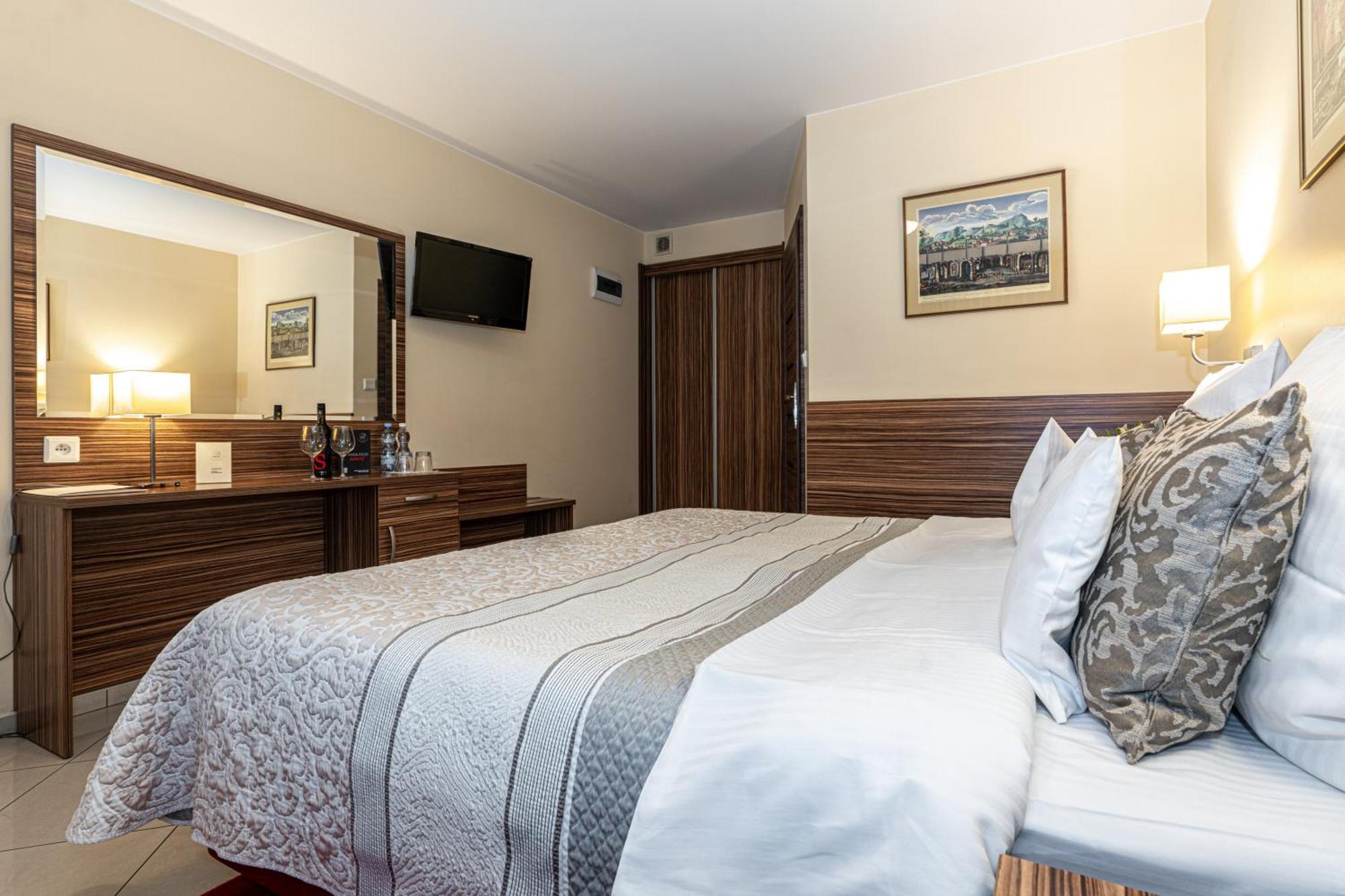 Hotel Soray Wieliczka Esterno foto