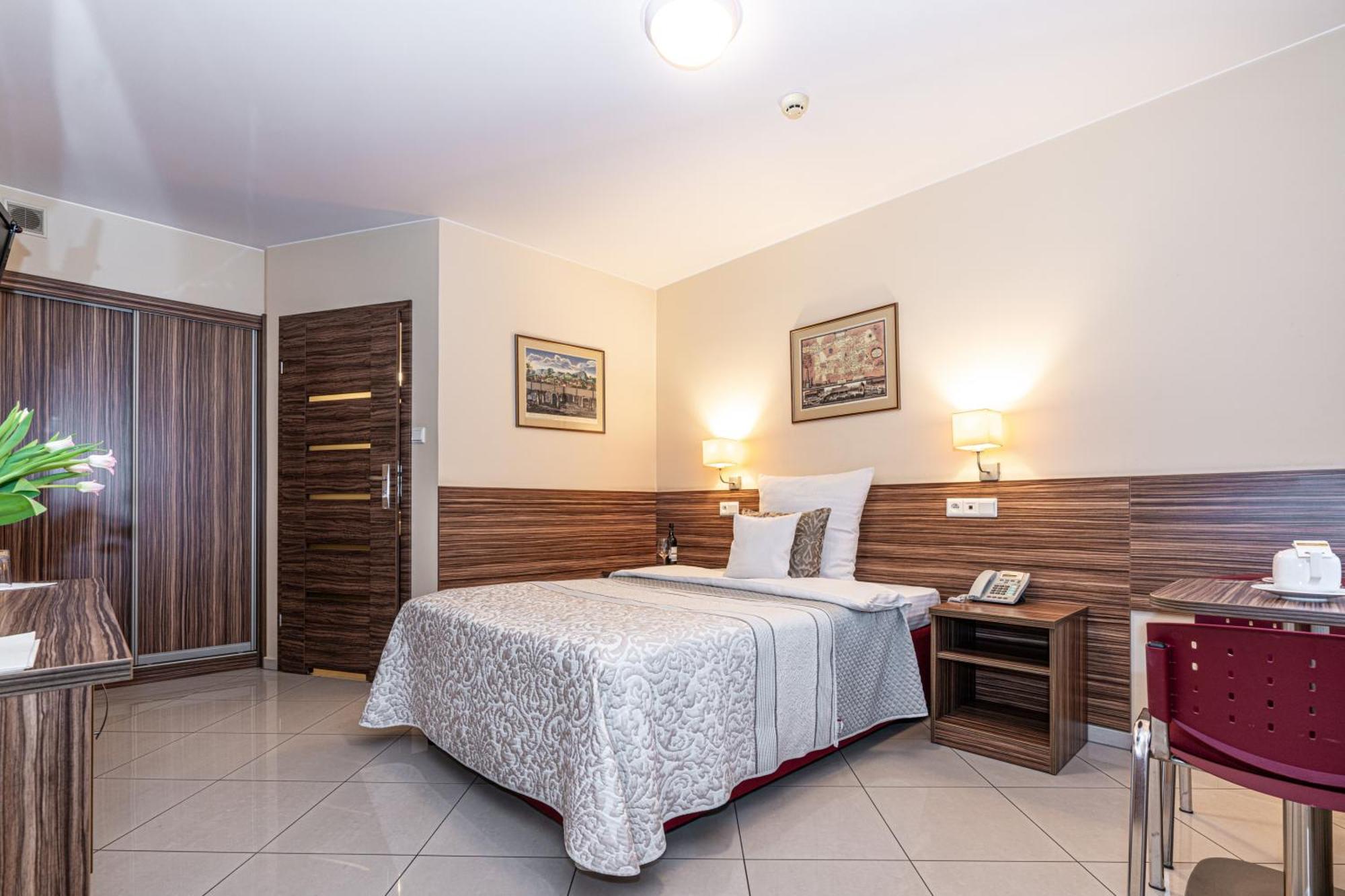 Hotel Soray Wieliczka Esterno foto