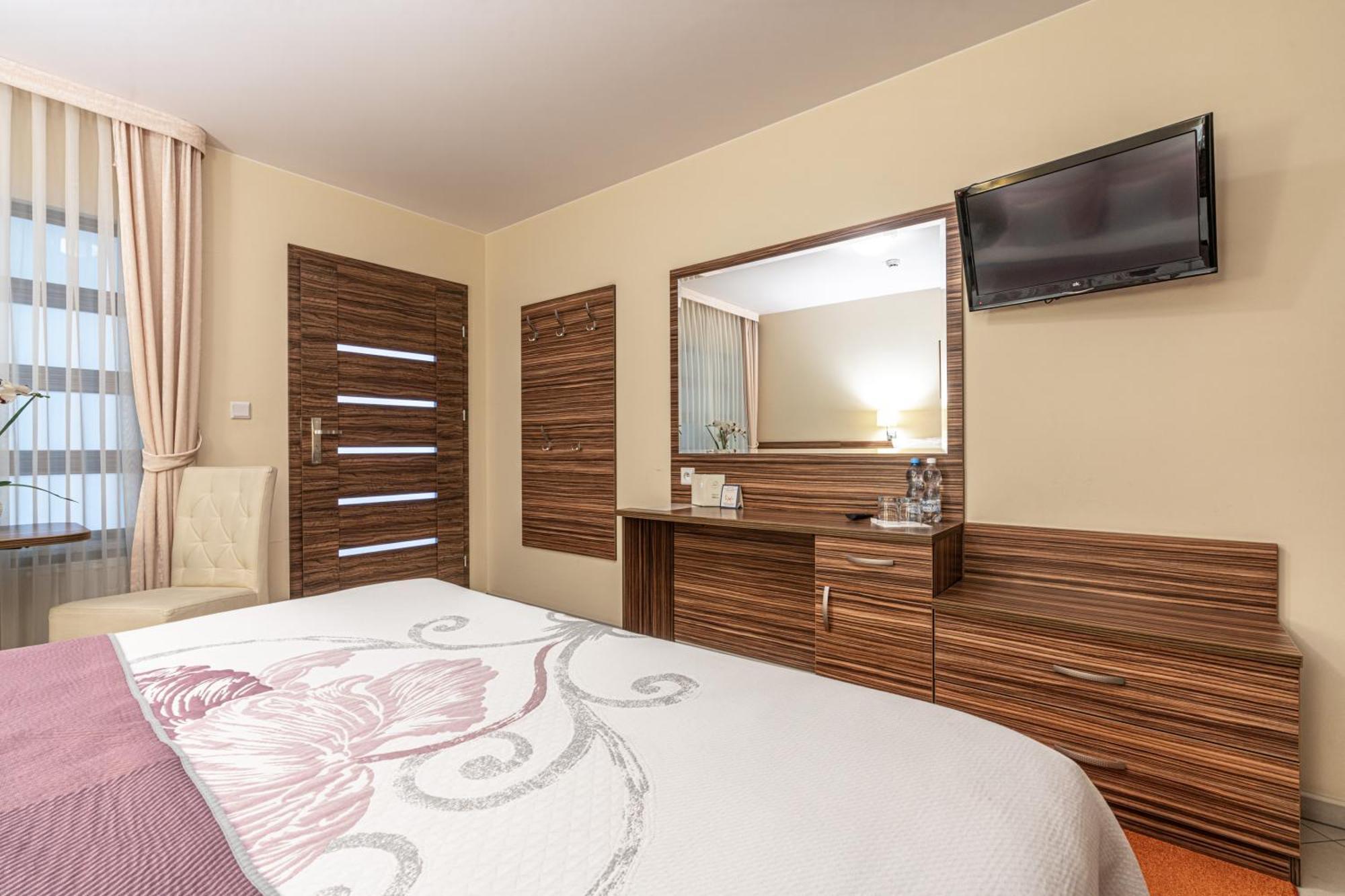Hotel Soray Wieliczka Esterno foto